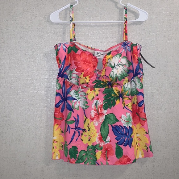 NWT IN GEAR TANKINI TOP - Picture 3 of 6